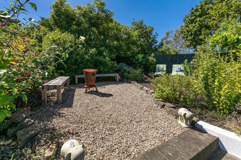 Photo of property in 32 Waipuia Place, Greenhithe, Auckland, 0632
