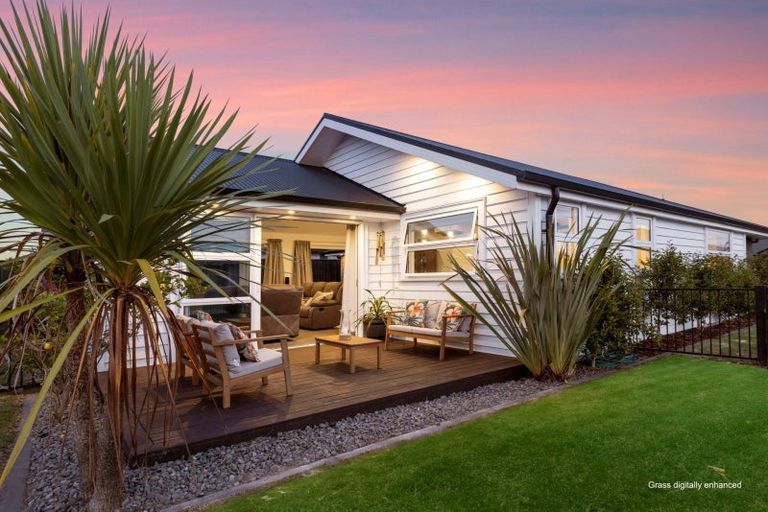 Photo of property in 1 Wahaika Way, Papamoa Beach, Papamoa, 3118