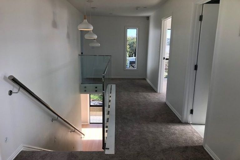 Photo of property in 12c Newhaven Terrace, Mairangi Bay, Auckland, 0630