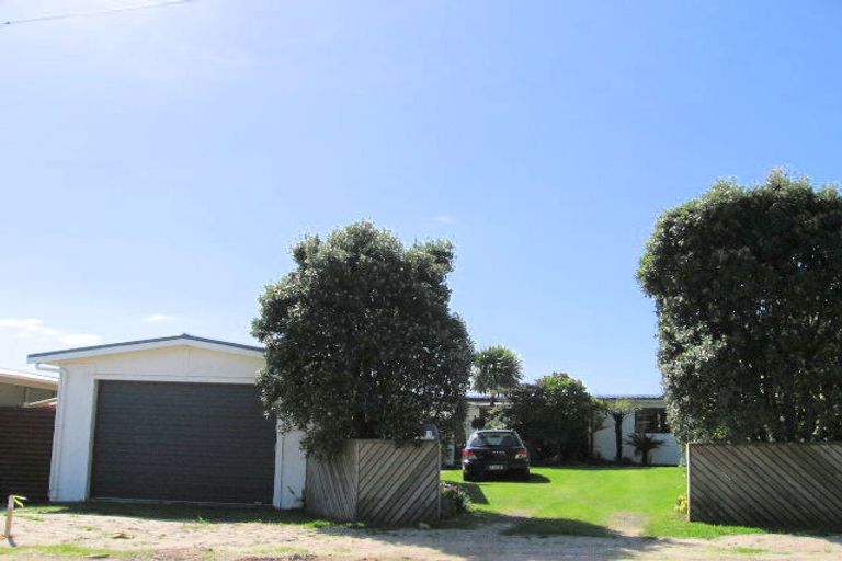 Photo of property in 11 Karewa Parade, Papamoa Beach, Papamoa, 3118