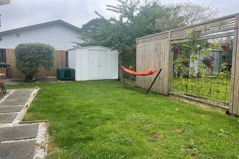 Photo of property in 8-8a Walton Avenue, Waikanae, 5036