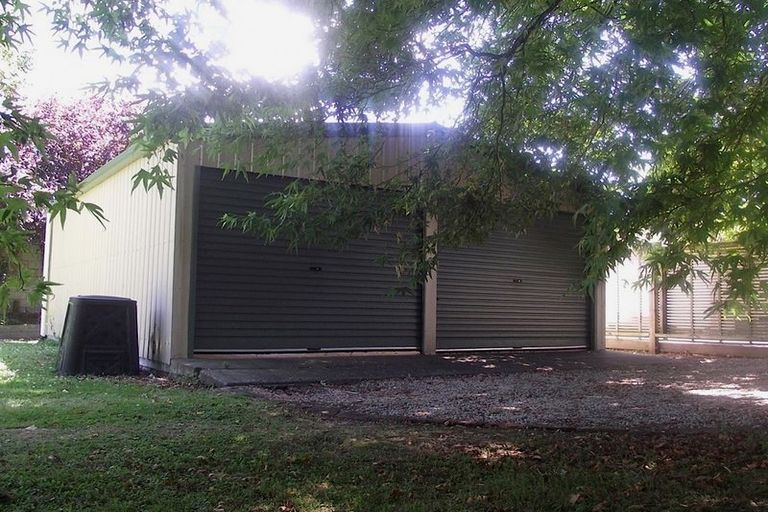 Photo of property in 1 Kent Street, Carterton, 5713