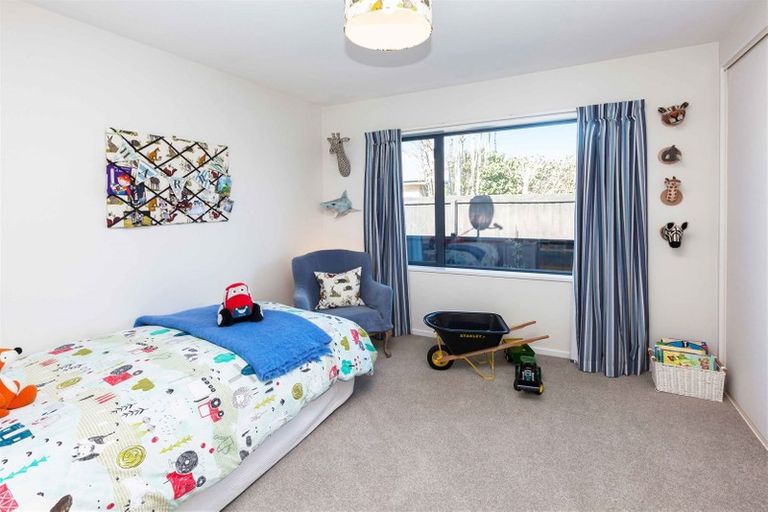 Photo of property in 16 Bayliss Close, Northwood, Christchurch, 8051