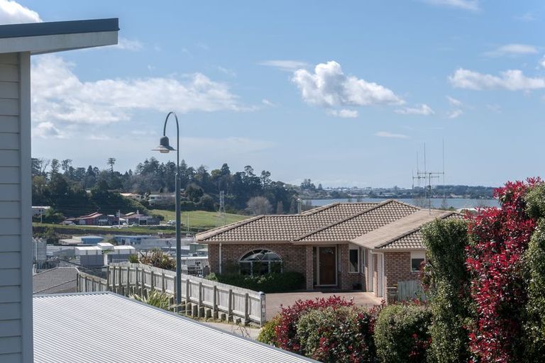 Photo of property in 63 Waterside Drive, Pyes Pa, Tauranga, 3112