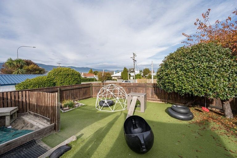 Photo of property in 112 Parkers Road, Tahunanui, Nelson, 7011