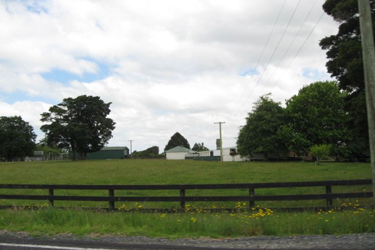 Photo of property in 245 Karaka Nth Road, Karaka, Papakura, 2580