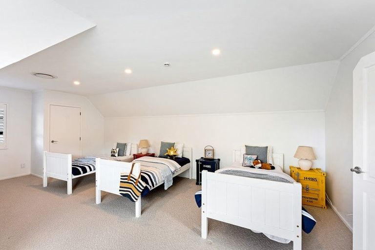 Photo of property in 5 Lavinia Grove, Waikanae Beach, Waikanae, 5036