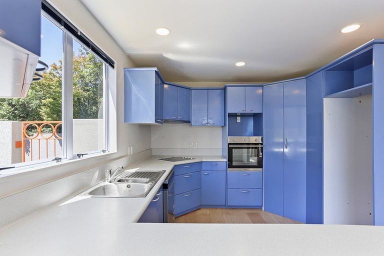 Photo of property in 2/5a Madeley Road, Mount Pleasant, Christchurch, 8081