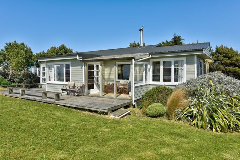 Photo of property in 501 Waikawa Curio Bay Road, Curio Bay, Tokanui, 9884