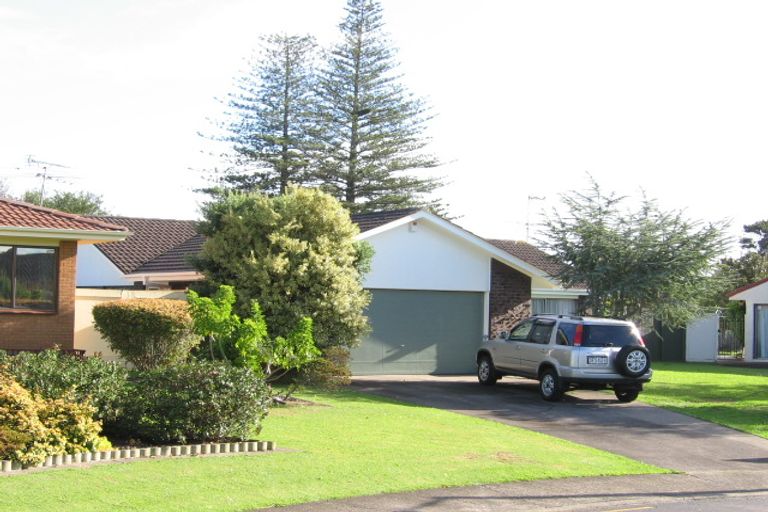 Photo of property in 16 Skilling Place, Farm Cove, Auckland, 2012