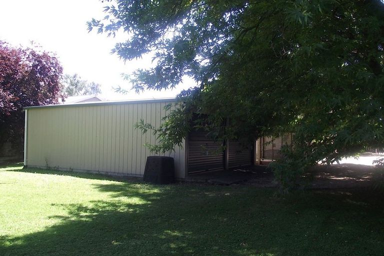 Photo of property in 1 Kent Street, Carterton, 5713