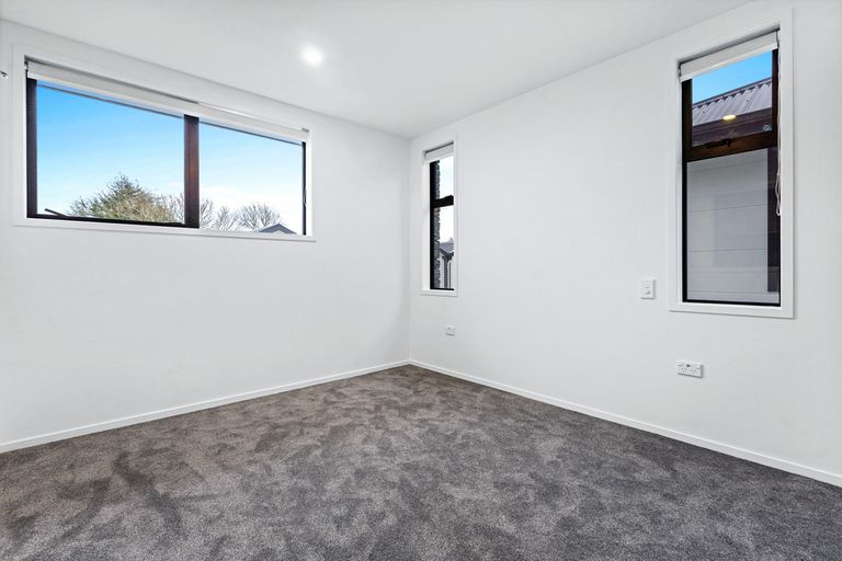 Photo of property in 16/10 Fathom Place, Te Atatu Peninsula, Auckland, 0610