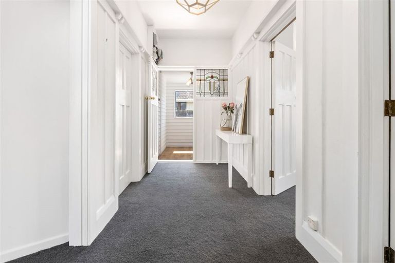 Photo of property in 84 Kennedys Bush Road, Halswell, Christchurch, 8025