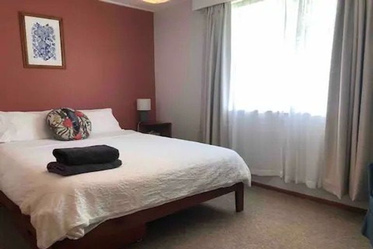 Photo of property in 5 Clouston Place, Opunake, 4616