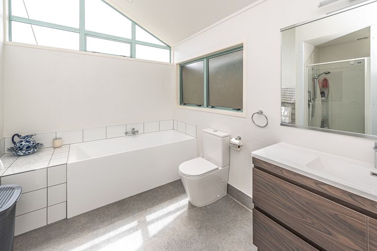 Photo of property in 17 Norfolk Drive, Otamatea, Whanganui, 4500