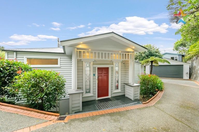 Photo of property in 15 Nikau Road, Point Howard, Lower Hutt, 5013