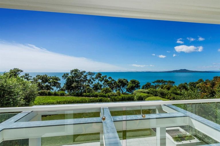 Photo of property in 35 View Road, Campbells Bay, Auckland, 0630