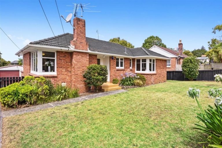 Photo of property in 1/23 Woodward Avenue, Mangere Bridge, Auckland, 2022