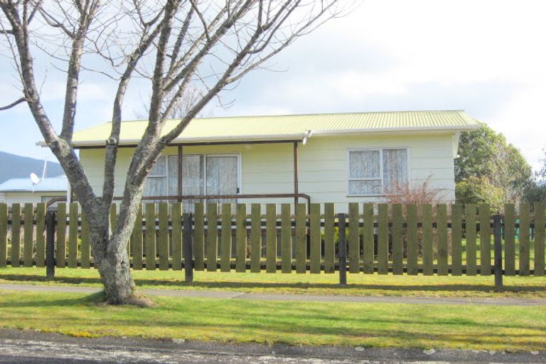 Photo of property in 5 Te Hei Place, Turangi, 3334