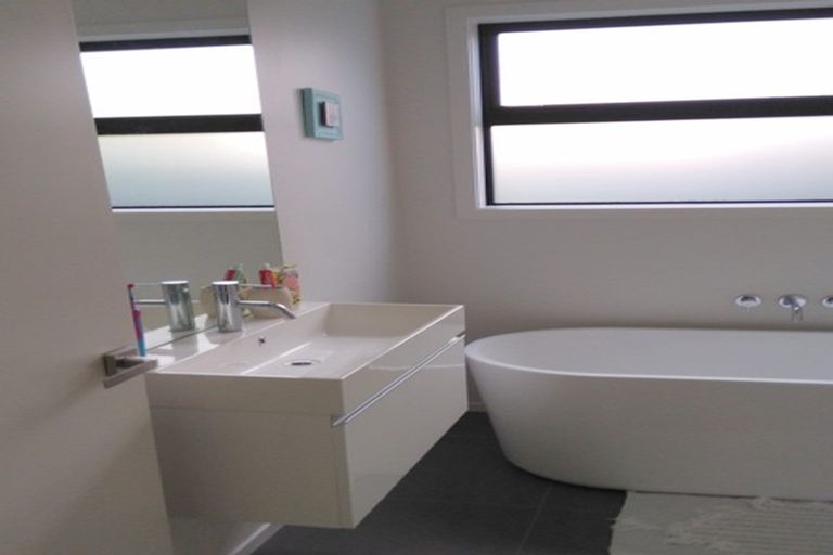 Photo of property in 82 Karamea Street, Whalers Gate, New Plymouth, 4310