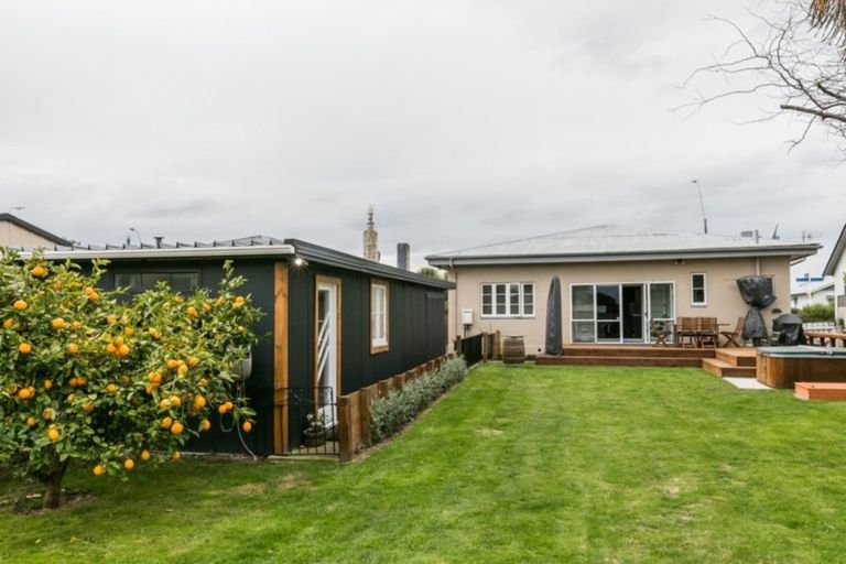 Photo of property in 1111a Heretaunga Street East, Parkvale, Hastings, 4122