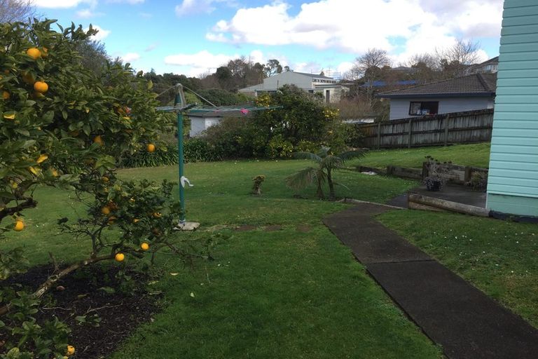 Photo of property in 17 Greenhill Crescent, Pakuranga, Auckland, 2010