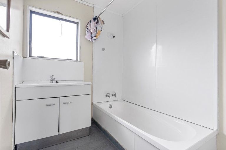 Photo of property in 1/12 Templeton Place, Clendon Park, Auckland, 2103