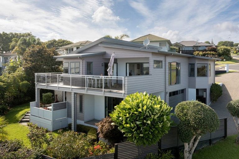 Photo of property in 36 Downing Place, Welcome Bay, Tauranga, 3112