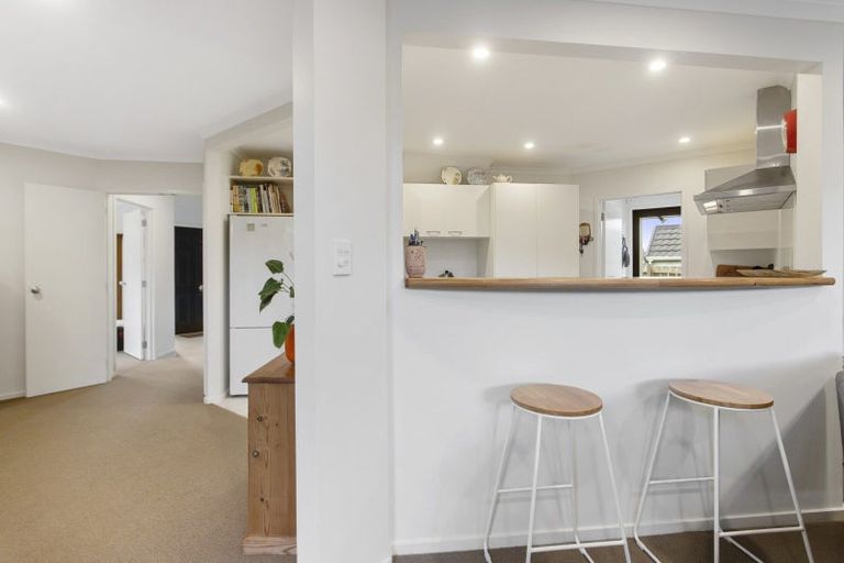 Photo of property in 26a Niccol Avenue, Narrow Neck, Auckland, 0624