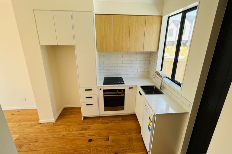 Photo of property in 4/31 Mahalo Avenue, Wiri, Auckland, 2104