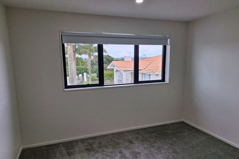 Photo of property in 16a Hobsonville Road, West Harbour, Auckland, 0618