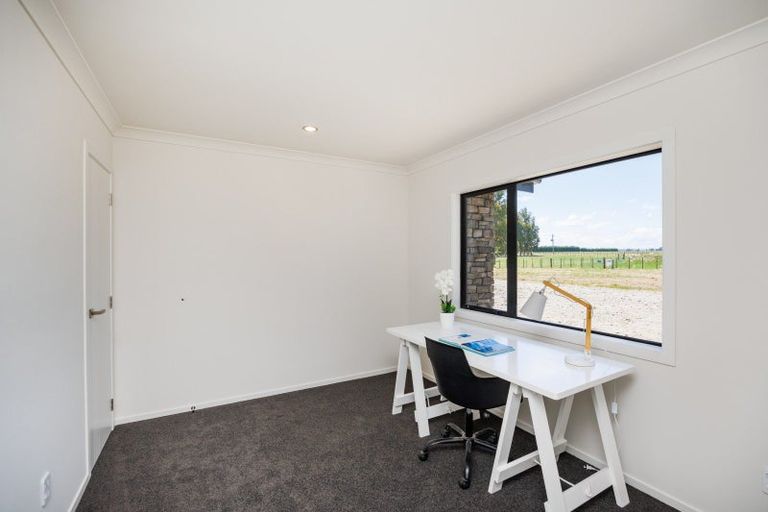 Photo of property in 167 Spur Road West, Colyton, Feilding, 4775