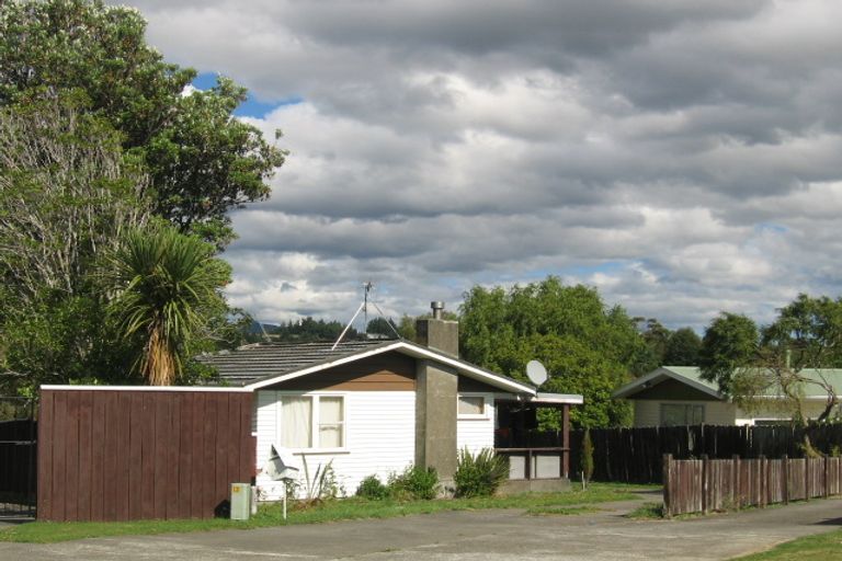 Photo of property in 13 Blueberry Grove, Timberlea, Upper Hutt, 5018