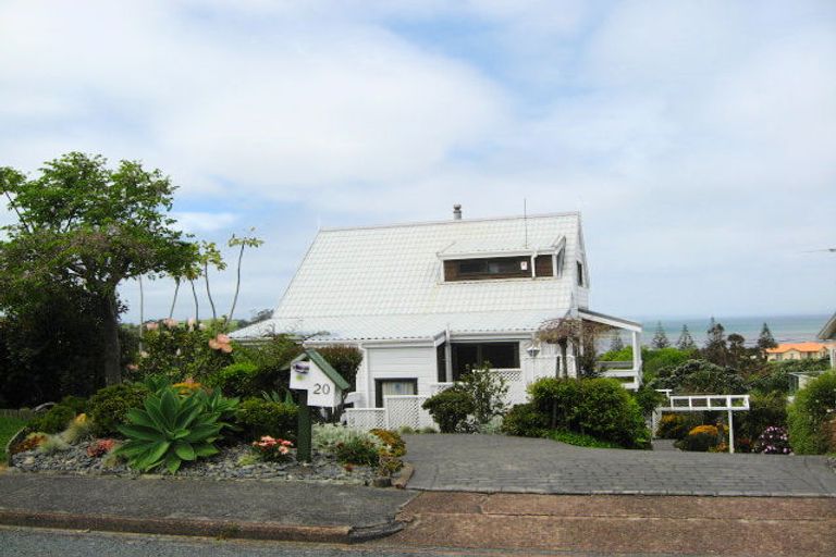 Photo of property in 20 Kotanui Avenue, Army Bay, Whangaparaoa, 0930