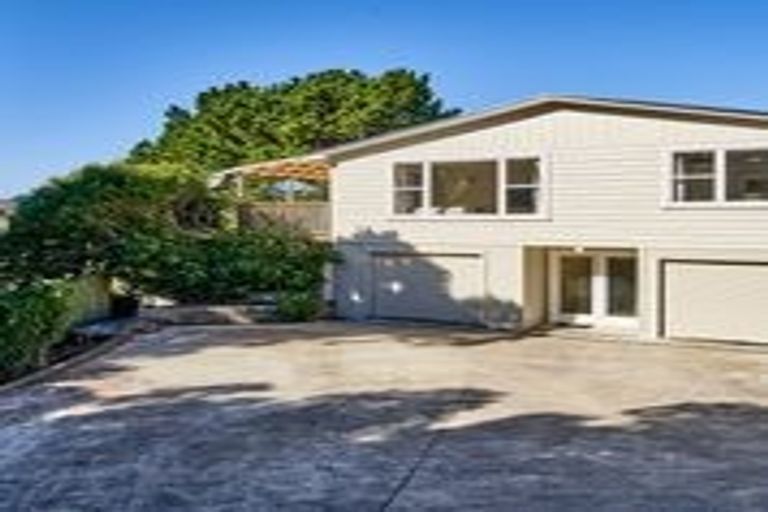 Photo of property in 22 Angell Street, Johnsonville, Wellington, 6037