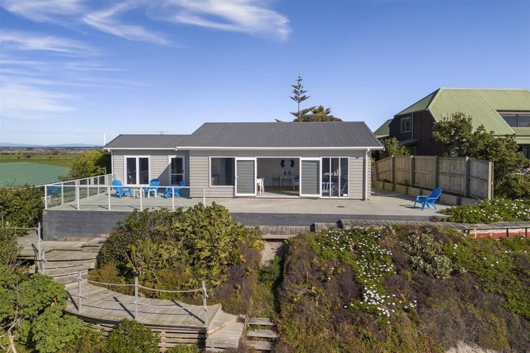 Photo of property in 195 Pukehina Parade, Pukehina, Te Puke, 3189