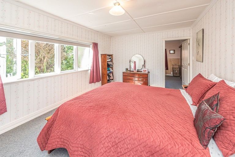 Photo of property in 42 Gloag Street, Waverley, 4510