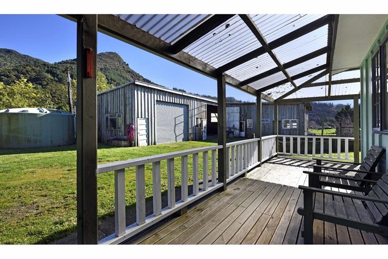 Photo of property in 137 Wakamarina Road, Canvastown, Havelock, 7178