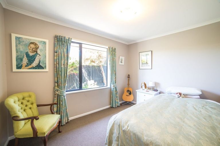 Photo of property in 3 Scarlet Lane, Redwood, Christchurch, 8051
