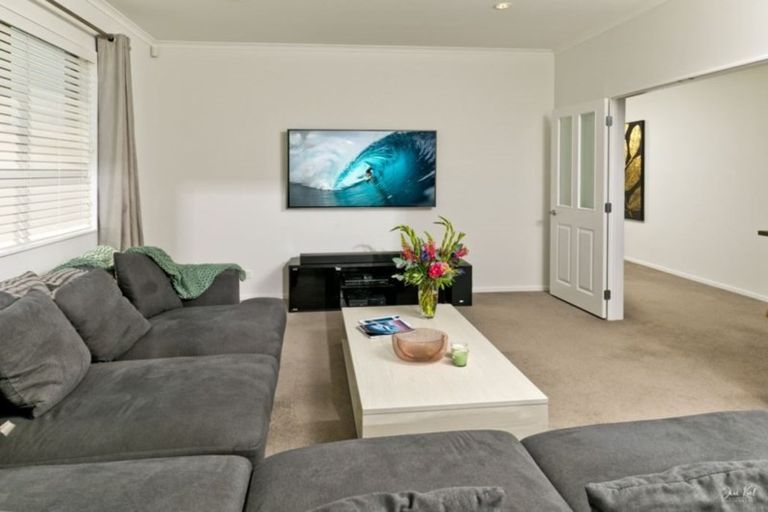Photo of property in 88 Mackay Drive, Greenhithe, Auckland, 0632