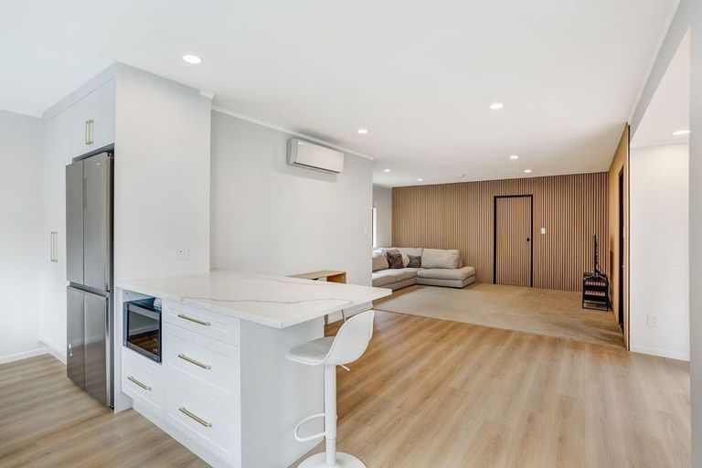 Photo of property in 2/9 Eastwood Rise, Browns Bay, Auckland, 0630