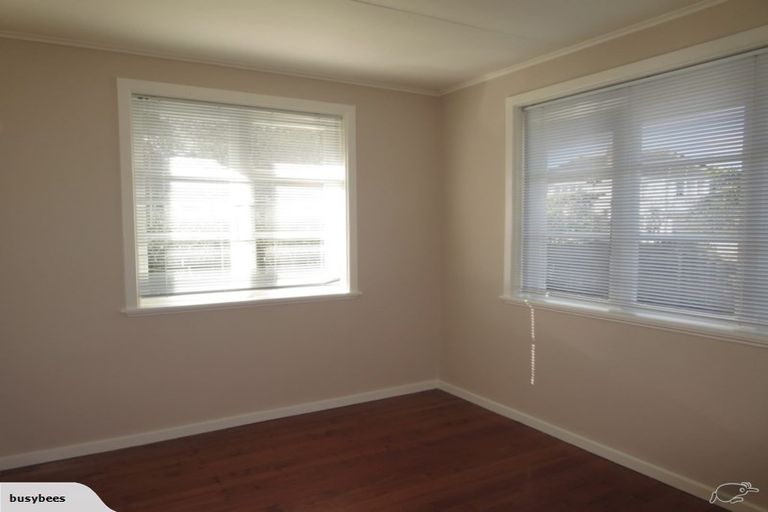 Photo of property in 35 Philomel Crescent, Bayswater, Auckland, 0622