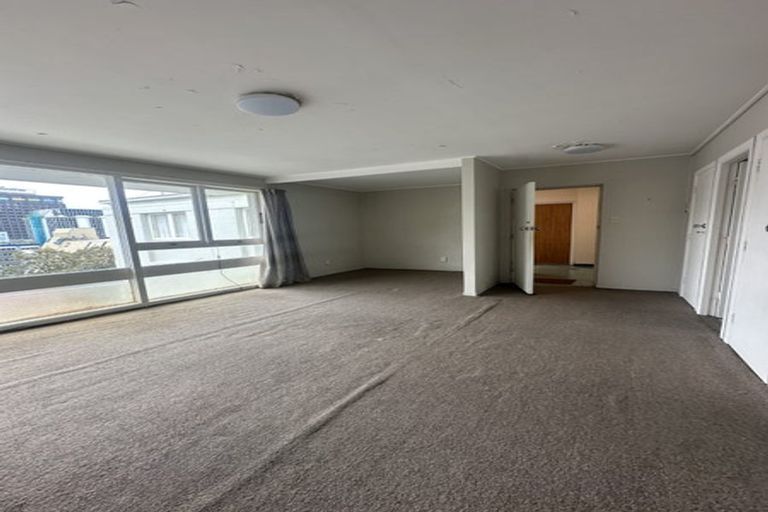 Photo of property in Churchill Flats, 213 The Terrace, Wellington Central, Wellington, 6011