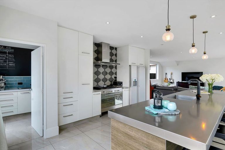 Photo of property in 13a Main Road, Titahi Bay, Porirua, 5022