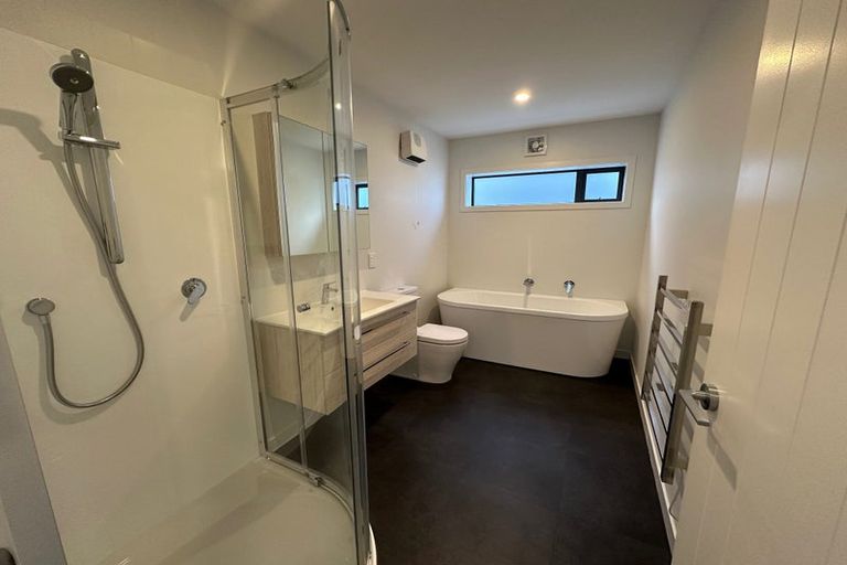 Photo of property in 34 Epic Way, Newlands, Wellington, 6037