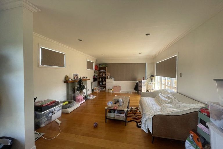 Photo of property in 1/5 Bond Crescent, Forrest Hill, Auckland, 0620