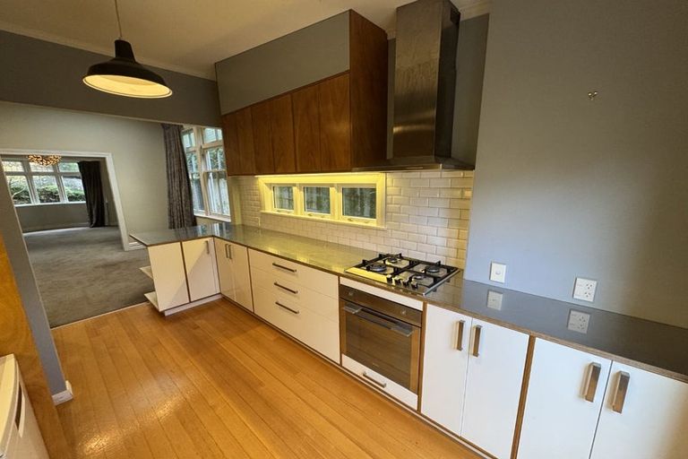 Photo of property in 29 Maida Vale Road, Roseneath, Wellington, 6011