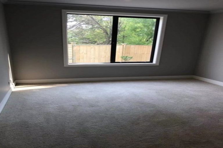 Photo of property in 15 Pixie Place, Pakuranga Heights, Auckland, 2010