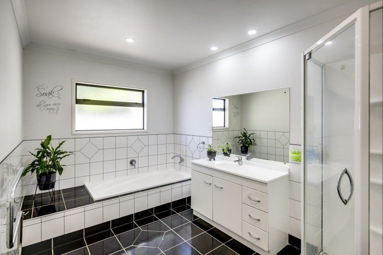 Photo of property in 208a Frimley Oaks, Frimley, Hastings, 4120