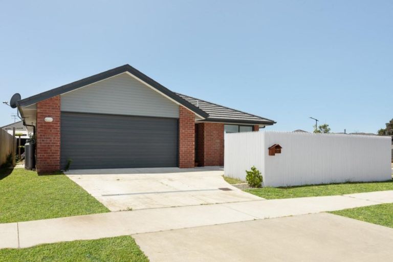 Photo of property in 53 Leet Crescent, Papamoa Beach, Papamoa, 3118